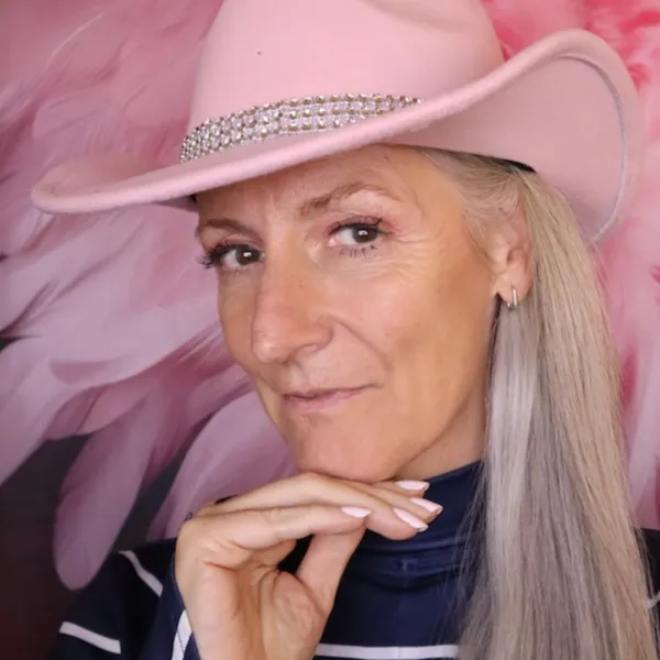 Anne Miles profile picture
